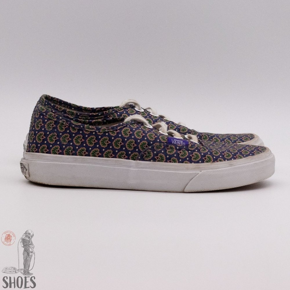 Vans Lace Up Sneaker‎ Women's size 7.0